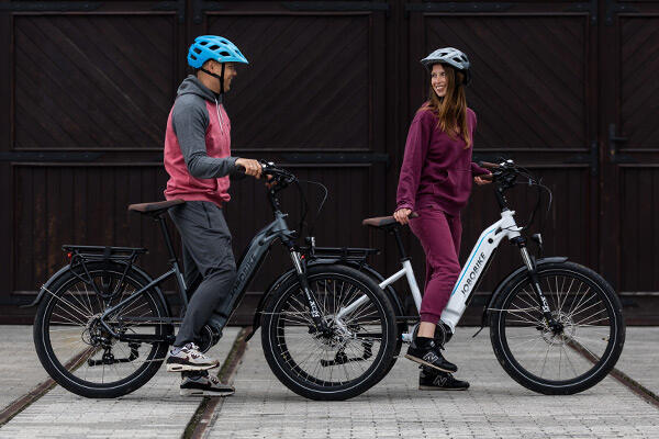 jobobike linda and lyon e-bikes for couple riding